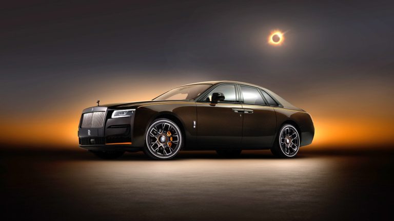rolls-royce-ghost-черпи-вдъхновение-от-пълното-слънчево-затъмнение