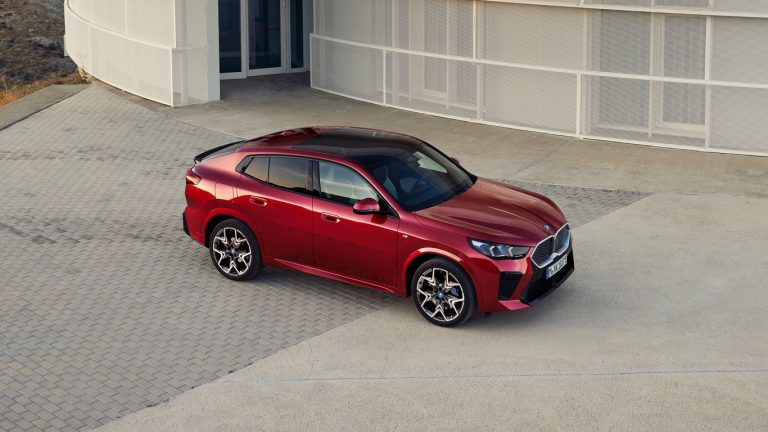 Първото-bmw-ix2-ще-може-да-изминава-само-на-ток-близо-450-км