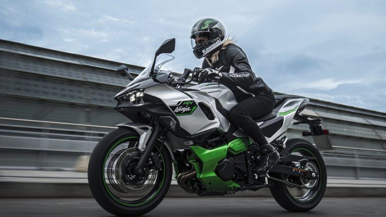 kawasaki-представи-първия-в-света-хибриден-мотоциклет