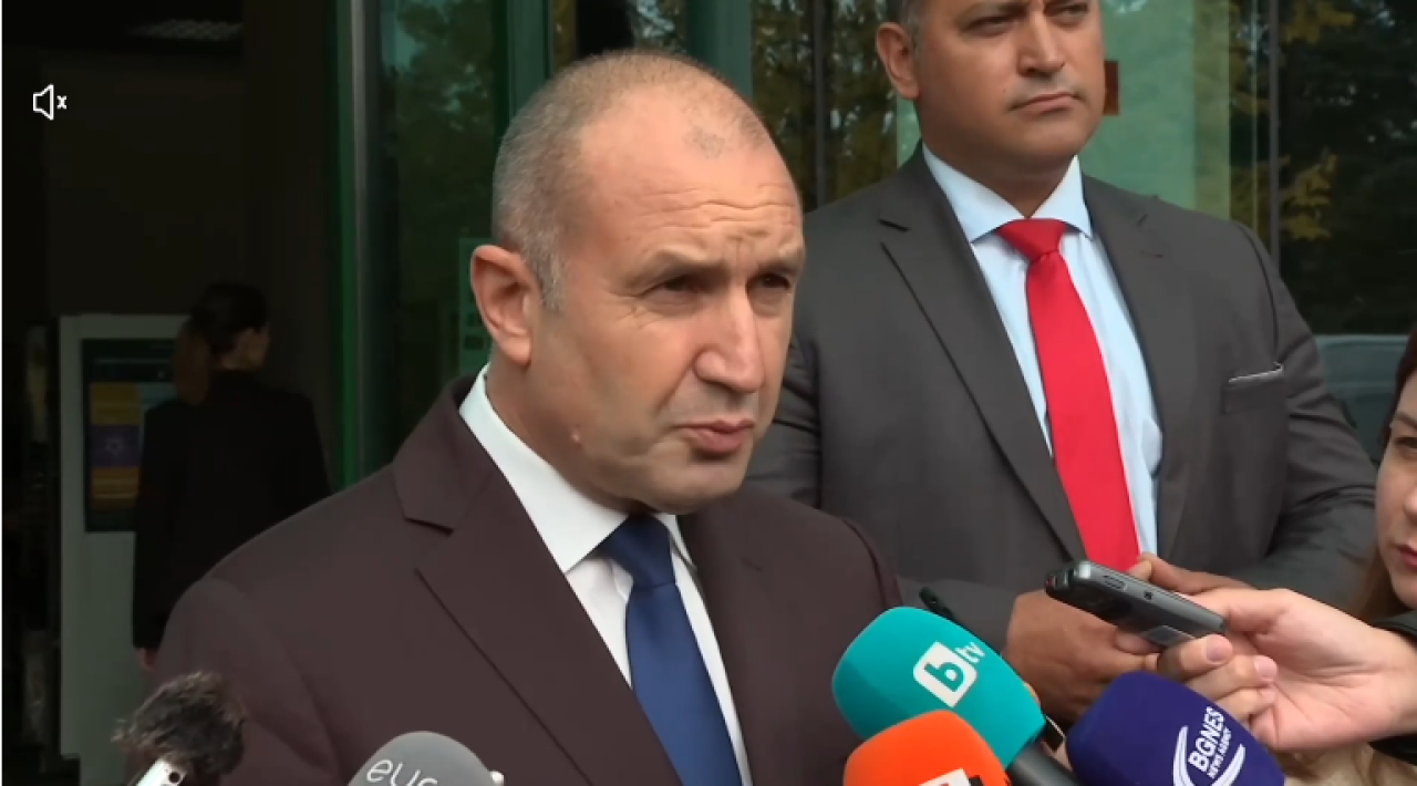 Президентът Радев: Явно АЕЦ-ът ще се изгражда като магистралите – на тъмно Президентът-Радев:-Явно-АЕЦ-ът-ще-се-изгражда-като-магистралите-–-на-тъмно