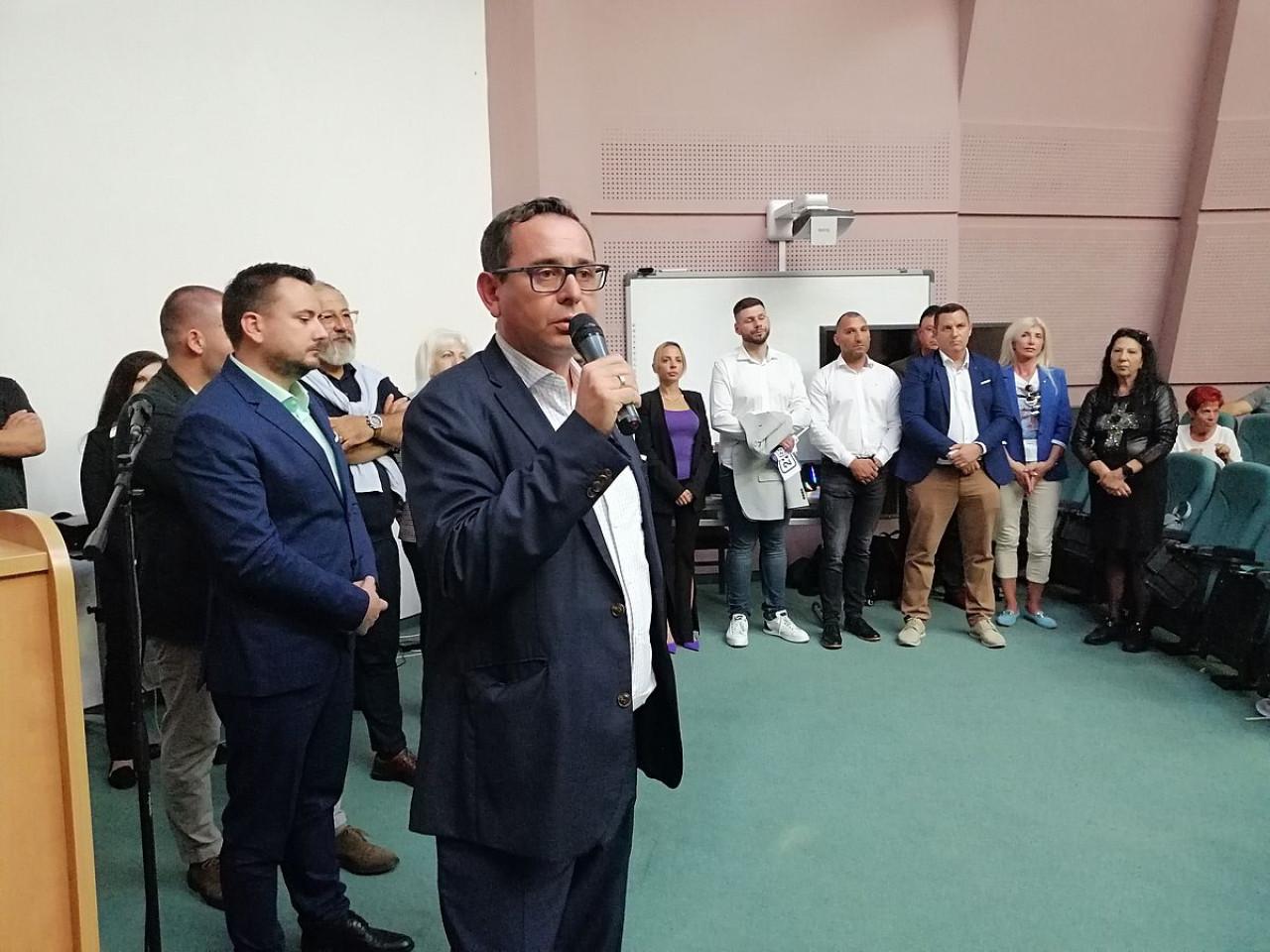 Станимир Апостолов: Бургас трябва да има справедлива Наредба за преместваемите обекти и да запази стадион „Черноморец” като своя емблема Станимир-Апостолов:-Бургас-трябва-да-има-справедлива-Наредба-за-преместваемите-обекти-и-да-запази-стадион-„Черноморец”-като-своя-емблема