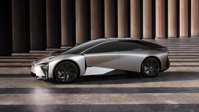 toyota-представи-електромобил-с-пробег-от-1000-километра