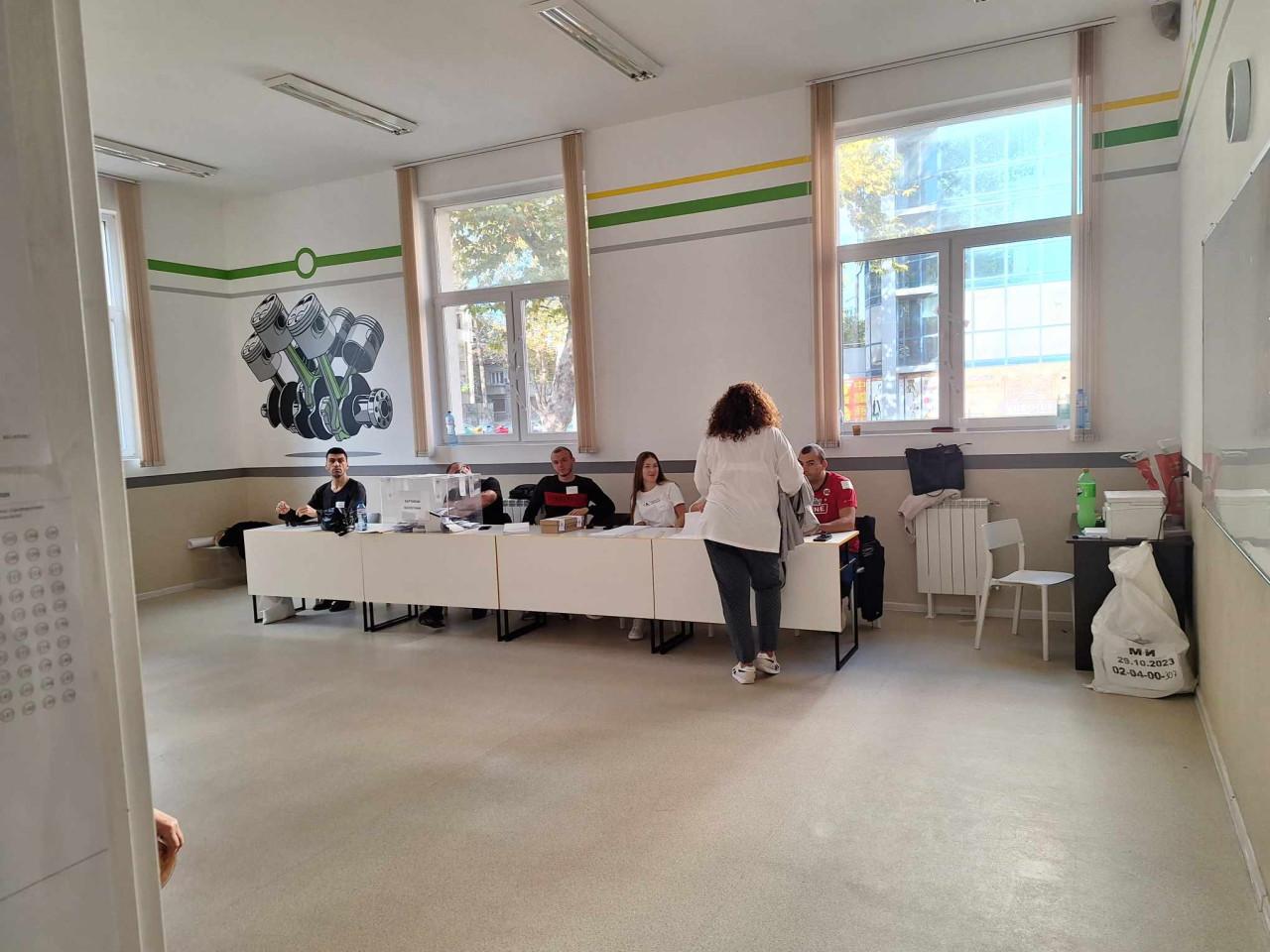 Къде в страната избирателната активност е най-висока към 15 ч.? Къде-в-страната-избирателната-активност-е-най-висока-към-15-ч.?