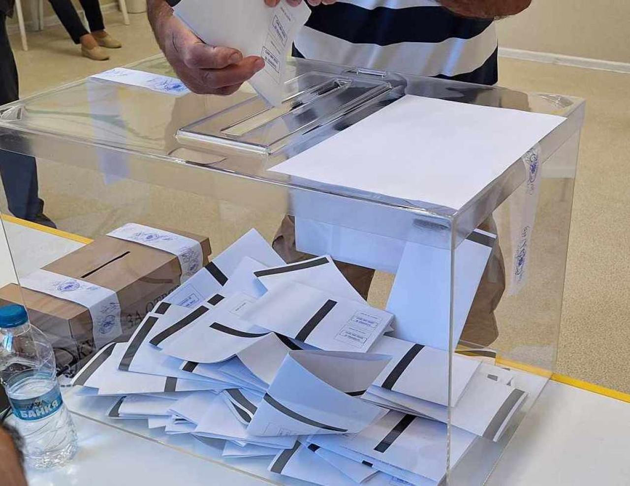 Гореща изборна нощ в Приморско: Ще има ли балотаж Иван Гайков – Петко Гечев Гореща-изборна-нощ-в-Приморско:-Ще-има-ли-балотаж-Иван-Гайков-–-Петко-Гечев