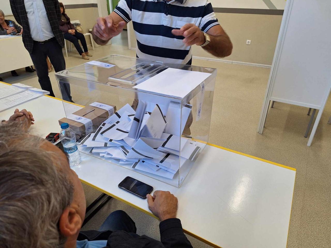 ГЕРБ и ДПС с най-много мандати в Общинския съвет на Айтос, вижте кой влиза в него ГЕРБ-и-ДПС-с-най-много-мандати-в-Общинския-съвет-на-Айтос,-вижте-кой-влиза-в-него