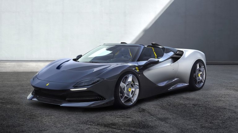 ferrari-sp-8-е-великолепен-роудстър,-един-единствен-на-света