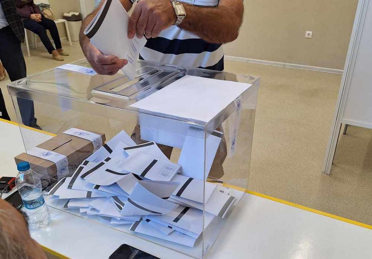 Кандидат за общински съветник в Бургас с жалба за неотчетени преференции на семейството й, пратиха я в прокуратурата Кандидат-за-общински-съветник-в-Бургас-с-жалба-за-неотчетени-преференции-на-семейството-й,-пратиха-я-в-прокуратурата