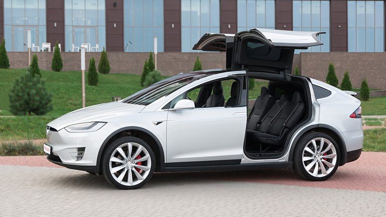 tesla-ще-прави-електромобили-за-25-000-евро-в-Германия