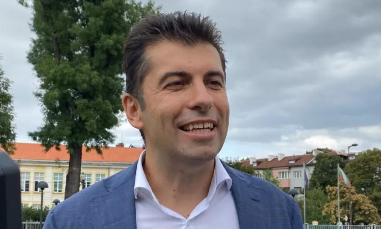 Кирил Петков сравни Борисов с дъщеря си и тотално обърка електората Кирил-Петков-сравни-Борисов-с-дъщеря-си-и-тотално-обърка-електората