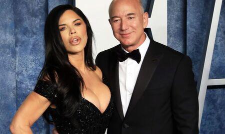 Годеницата на Джеф Безос заприлича на родна чалга певица Годеницата-на-Джеф-Безос-заприлича-на-родна-чалга-певица