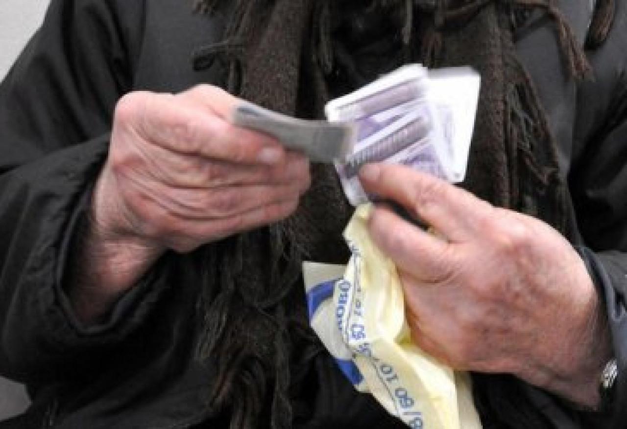 Министър Шалапатова с новина за Коледните добавки Министър-Шалапатова-с-новина-за-Коледните-добавки