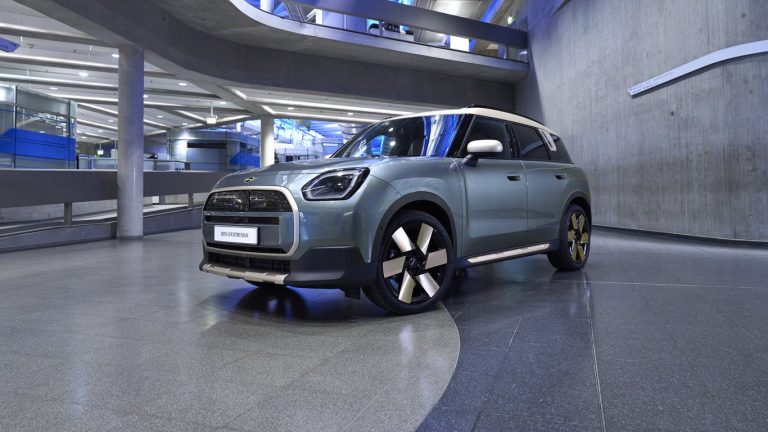 Започна-производството-на-новото-mini-countryman-в-Германия