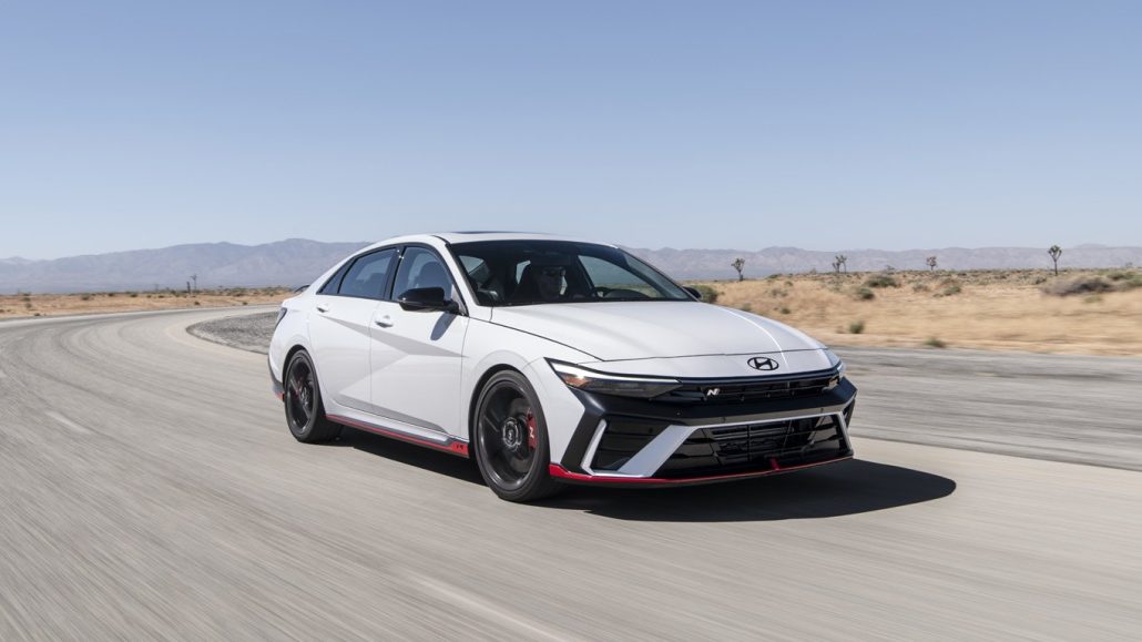 hyundai-elantra-n-се-вдъхнови-от-моторните-спортове