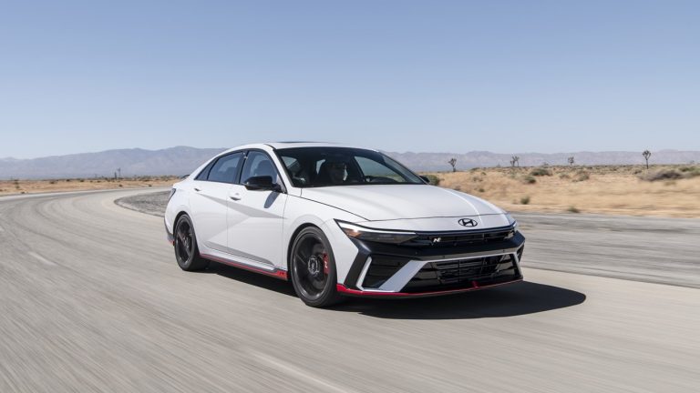 hyundai-elantra-n-се-вдъхнови-от-моторните-спортове