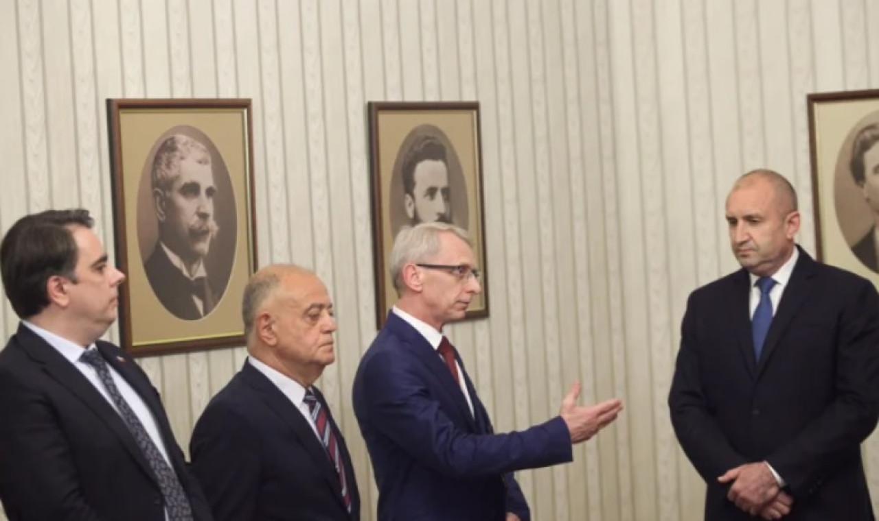 Асен Василев скочи на президента: Не може да слага вето на бюджета! Асен-Василев-скочи-на-президента:-Не-може-да-слага-вето-на-бюджета!