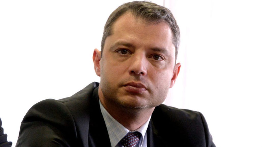 Делян-Добрев-към-Терзиев-и-Бонев:-Само-в-розовите-еднорози-и-коледните-костенурки-ви-бива