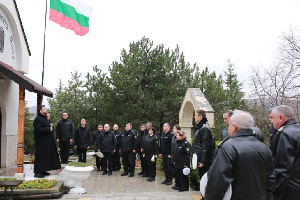 Военноморската-база-в-Бургас-отбелязва-79-години-от-създаването-си