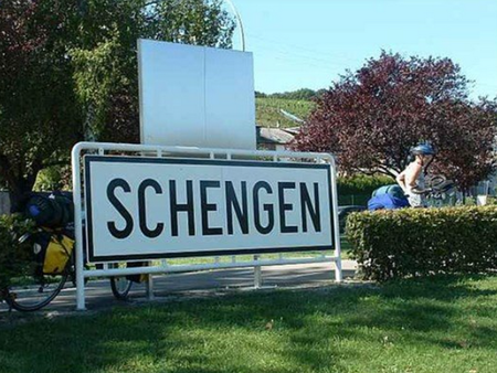 Нидерландия-реши-–-пуска-ни-в-Шенген-и-по-въздух,-и-по-суша