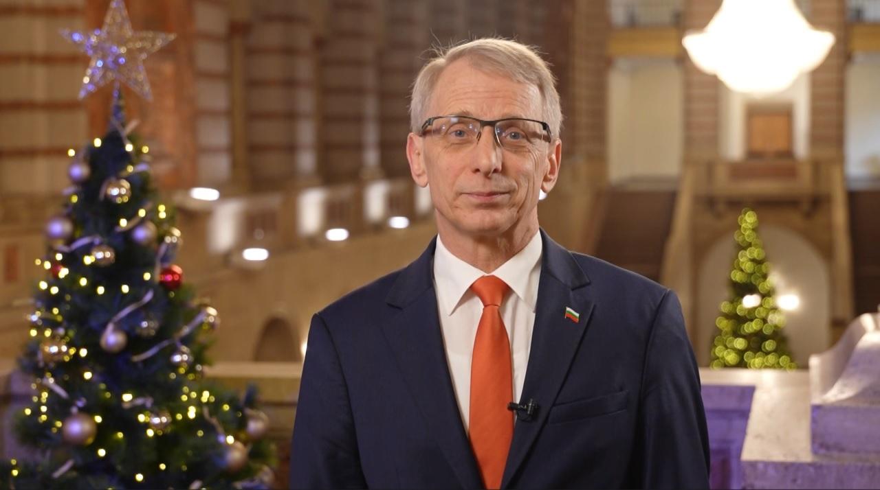 Премиерът Денков: Нека на Коледа бъдем заедно и преодолеем различията си Премиерът-Денков:-Нека-на-Коледа-бъдем-заедно-и-преодолеем-различията-си