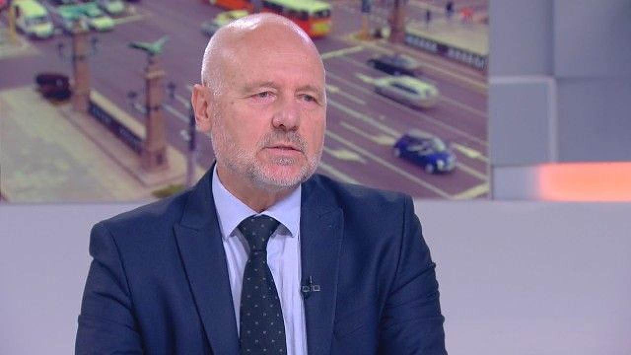 Тагарев: Предвижда се армията да придобие ударни дронове, български войници обучават украински Тагарев:-Предвижда-се-армията-да-придобие-ударни-дронове,-български-войници-обучават-украински