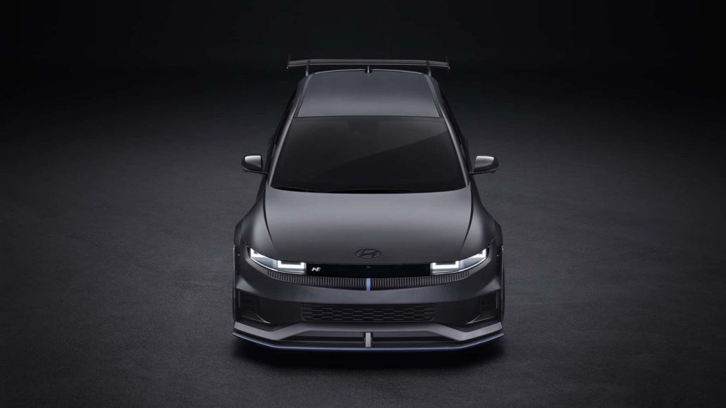 Състезателният-прототип-hyundai-npx1-излиза-на-пистата