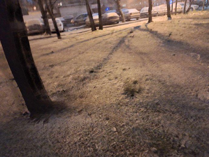 Зимното чудо в Бургас: Първите снежинки прехвърчаха плахо, но покриха коли и градинки 2 25D1 2581 25D0 25BD 25D1 258F 25D0 25B31