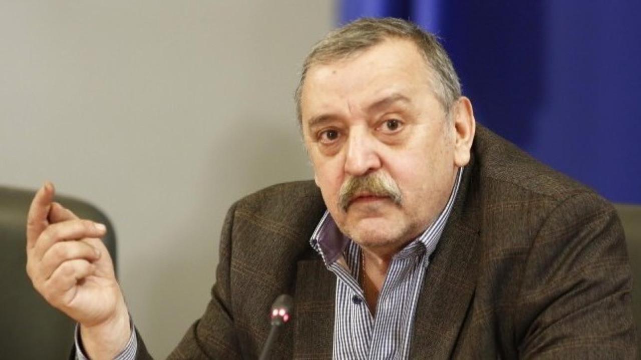 Проф. Кантарджиев за симптомите на грипа: От пълно здраве те сваля за 2 часа - нямаш сили да се вдигнеш от дивана 1 image