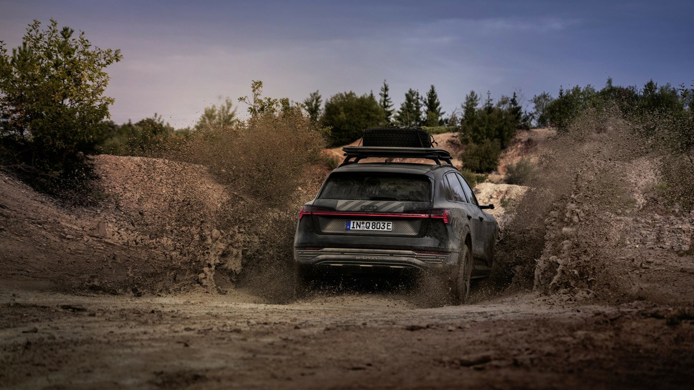 Audi Q8 e-tron Edition Dakar е готово за офроуд и хлъзгави пътища 1 orig.jpg659f9ca19fb63