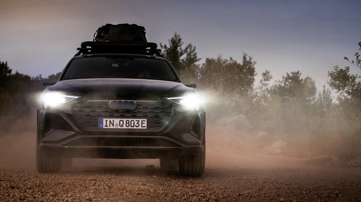 Audi Q8 e-tron Edition Dakar е готово за офроуд и хлъзгави пътища 3 orig.jpg659f9cb344fd0