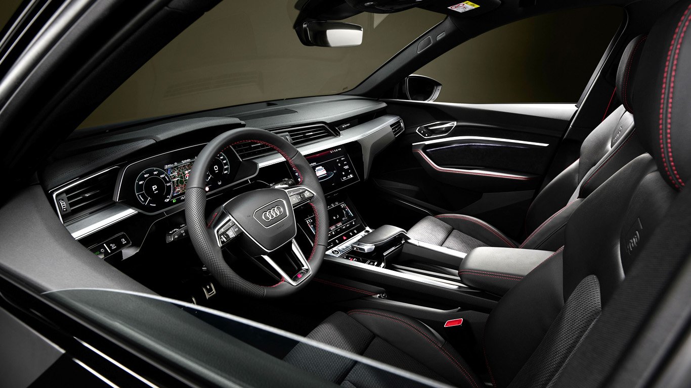 Audi Q8 e-tron Edition Dakar е готово за офроуд и хлъзгави пътища 7 orig.jpg659f9cd8b9631