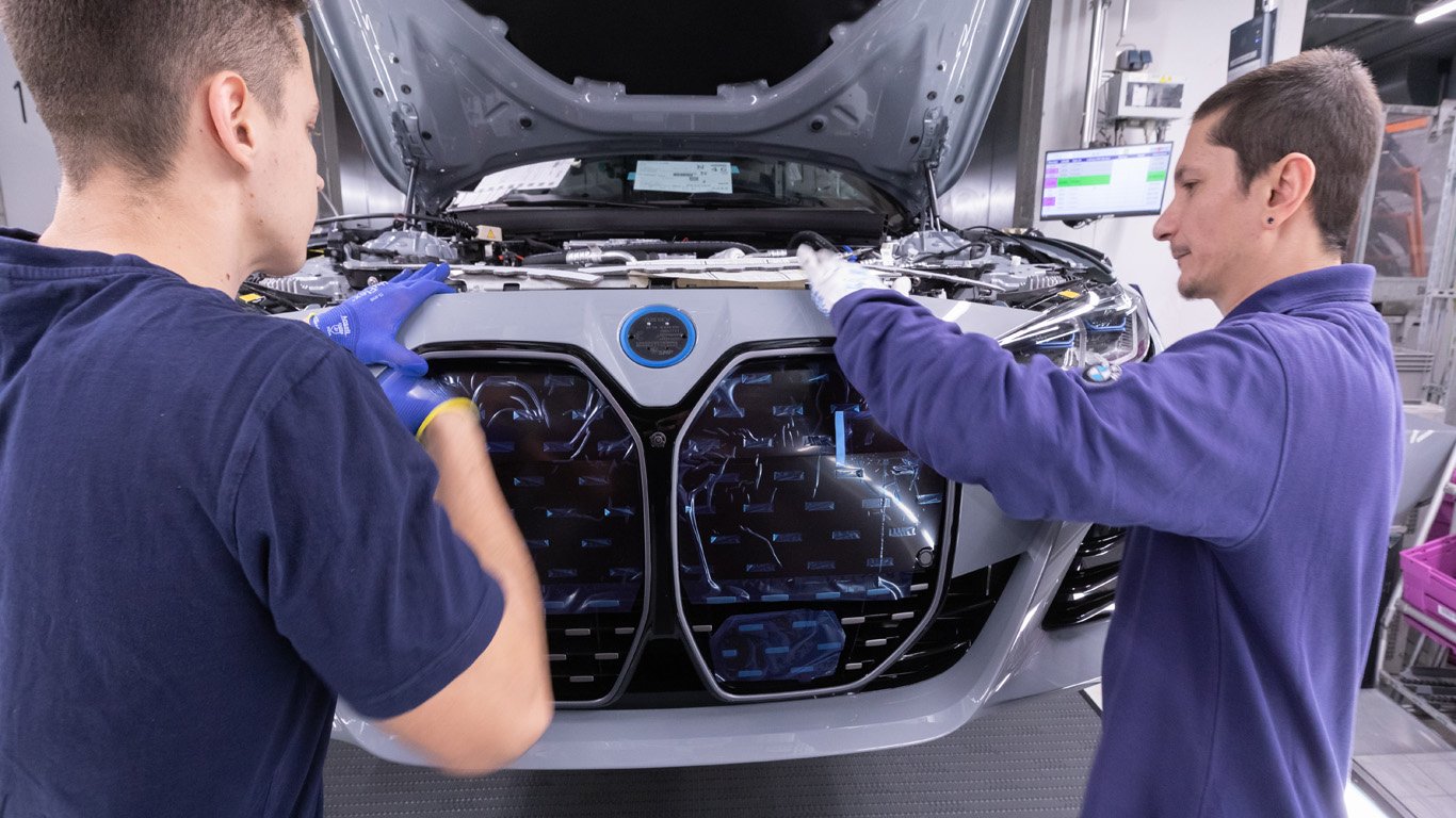 BMW трансформира завода си в Мюнхен към електрически модели 1 orig.jpg65a645a972251