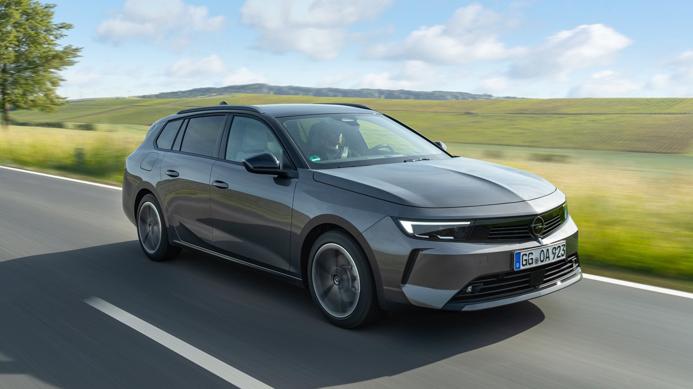 Opel отчете множество престижни международни награди през 2023 година 2 Opel Astra Sports Tourer