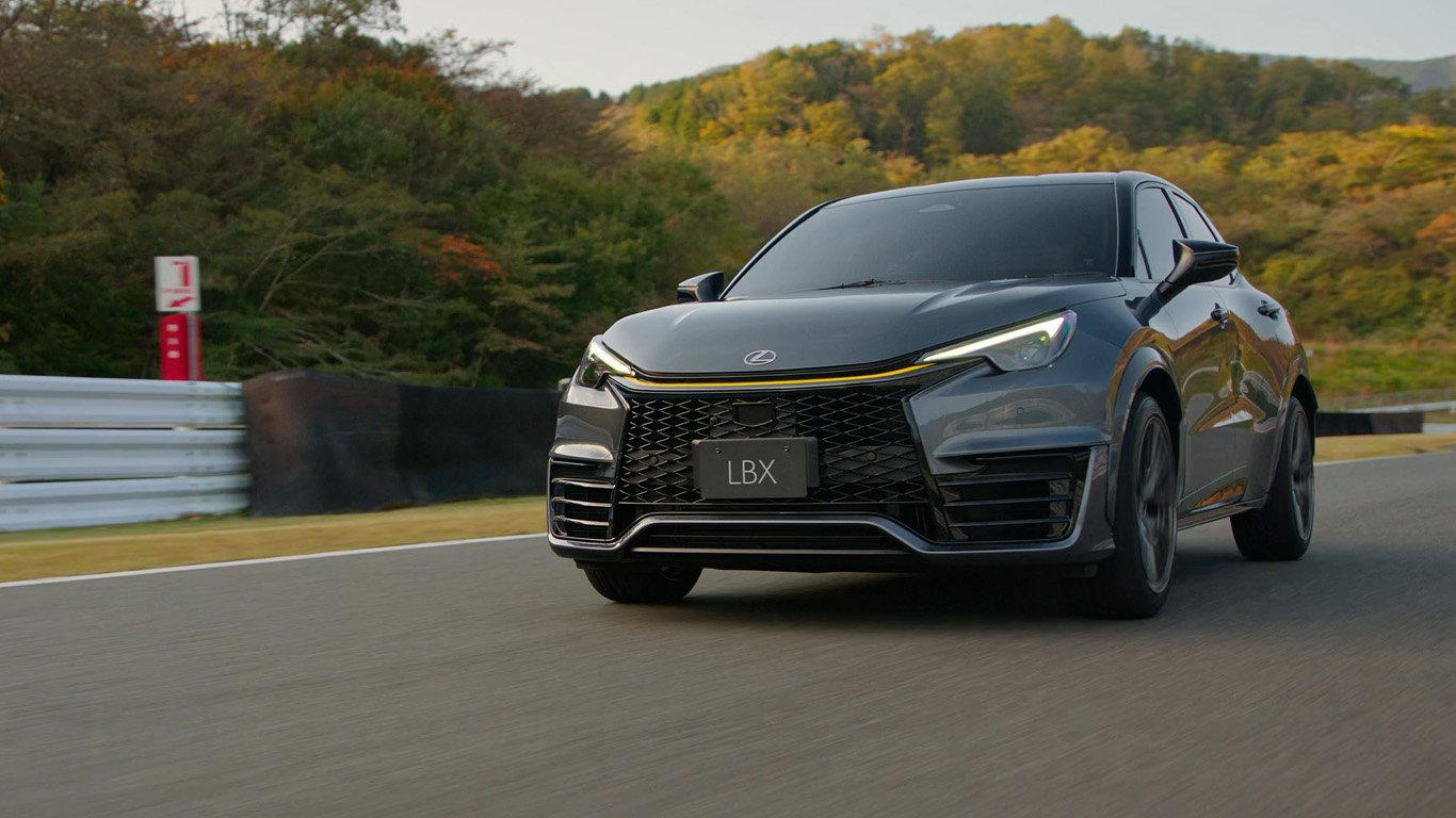 Lexus разкри най-мощния LBX, зареден с 305 конски сили 2 orig.jpg65afaddbd72e0