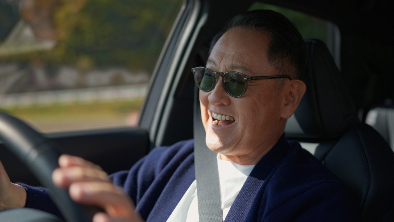 Lexus разкри най-мощния LBX, зареден с 305 конски сили 3 Председателя на Toyota Motor Corporation и главен пилот Акио Тойода