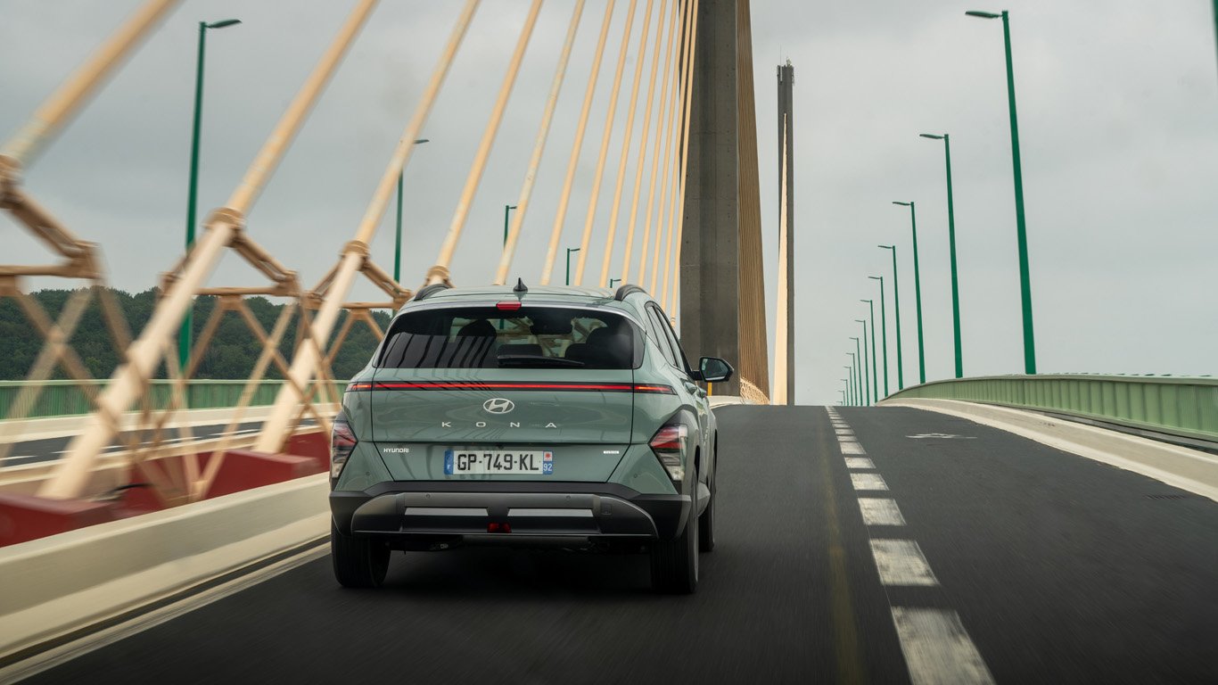 Hyundai KONA превзема града като икономичен хибрид (тест-драйв) 11 orig.jpg65b0f1a2a01ff