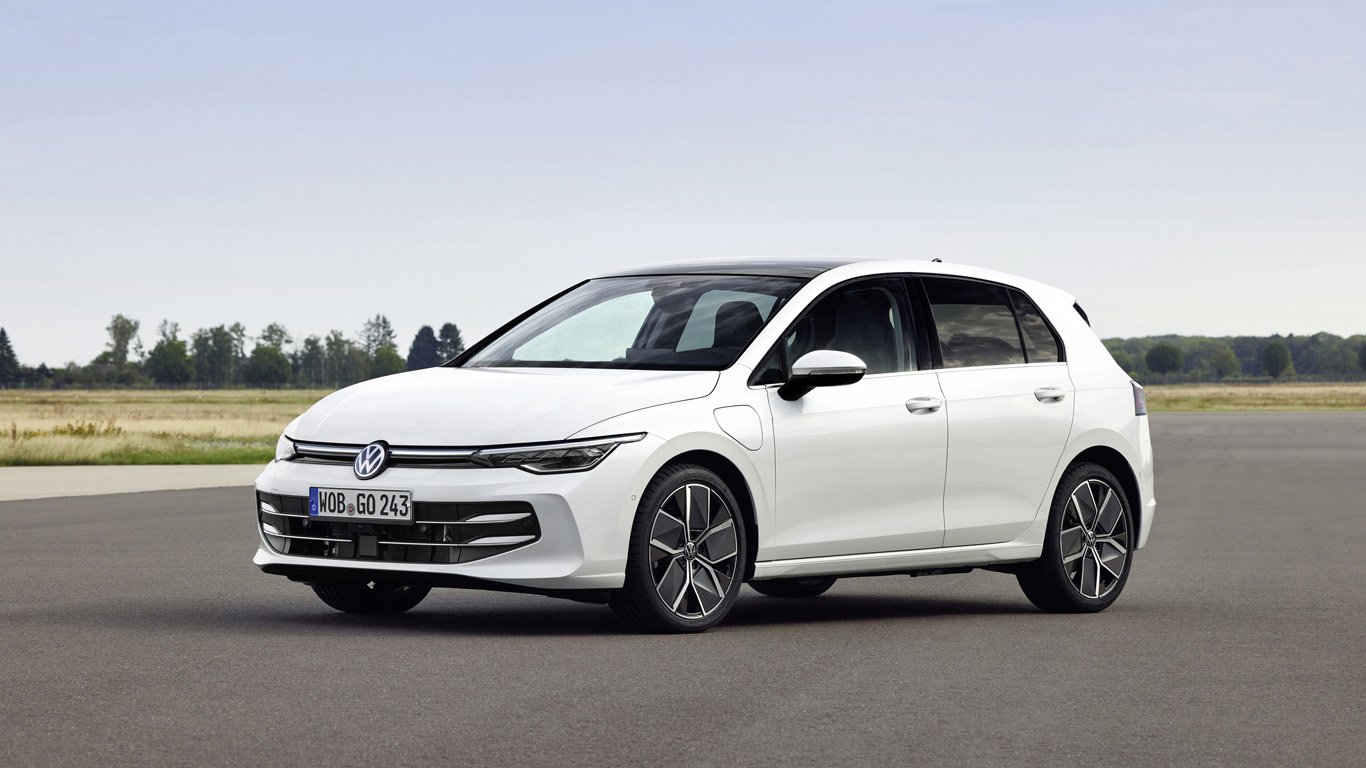 Volkswagen Golf беше обновен за своята 50-годишнина 8 Volkswagen Golf eHybrid