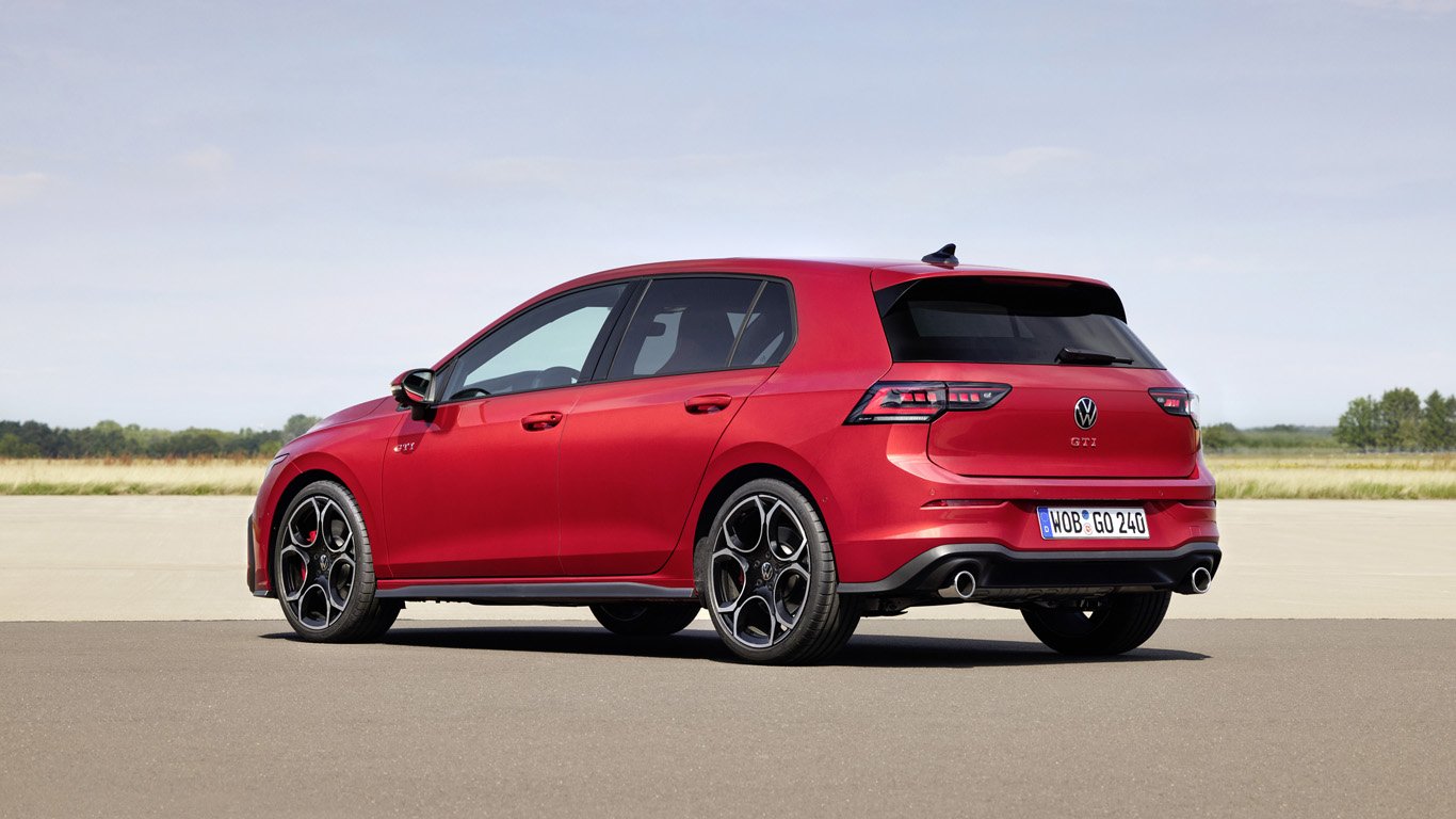 Volkswagen Golf беше обновен за своята 50-годишнина 14 Volkswagen Golf GTI