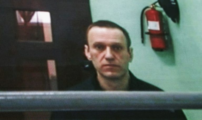 Близките-на-Навални-продължават-да-издирват-тялото-му