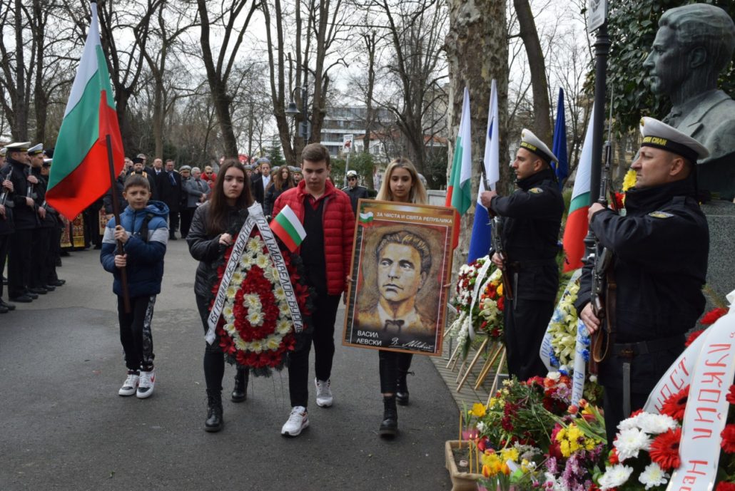 Поклон-пред-делото-на-Васил-Левски-в-Бургас