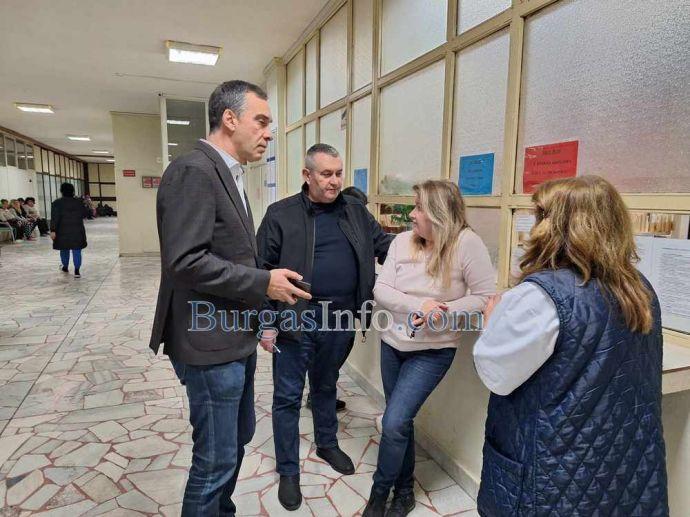 Причината за пожара в Психодиспансера: Огънят тръгнал от диван и фотьойл в коридора, Общината иска сградата от държавата 1 25D0 25BA 25D0 25BC 25D0 25B5 25D1 2582 25D1 2582