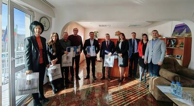 Ректорът на Бургаския държавен университет проф. Христо Бозов се срещна с кмета на Руен Ахмед Мехмед и директори на училища 1 170737937684786