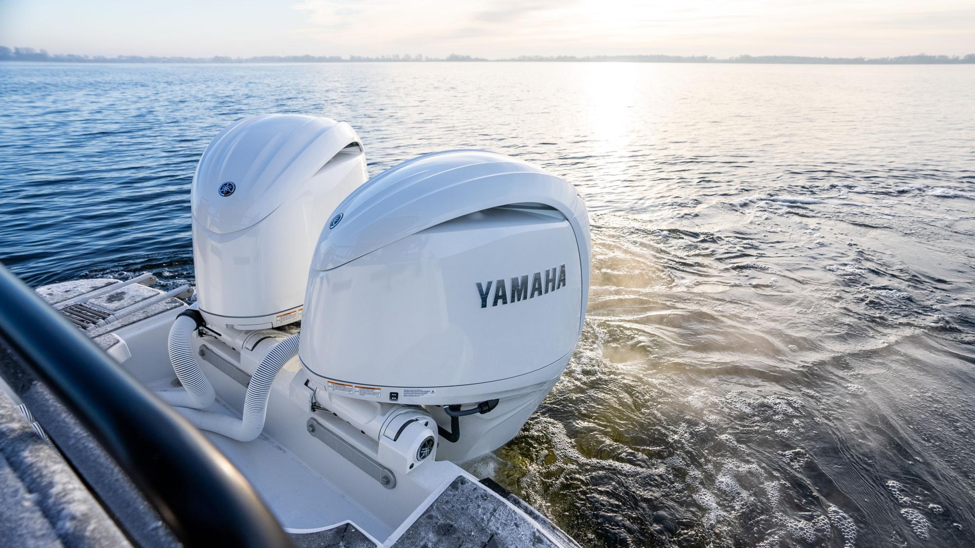 Представят емблематична морска гама на YAMAHA в нов шоурум в Бургас 2 2023 Yamaha F200 EU Pearl White Action 005 03