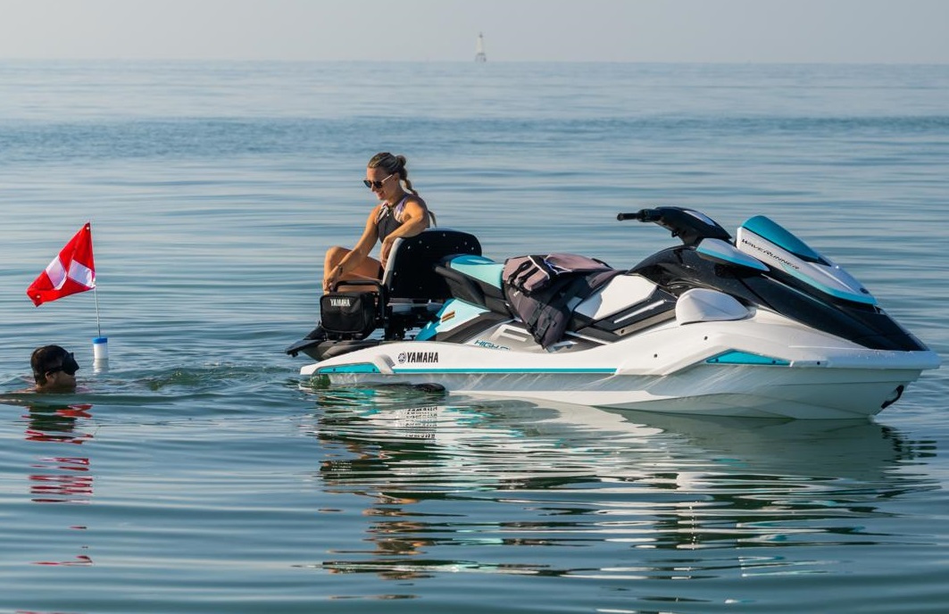 Представят емблематична морска гама на YAMAHA в нов шоурум в Бургас 5 2024 Yamaha FX HO EU Pure White Solid Action 003 03