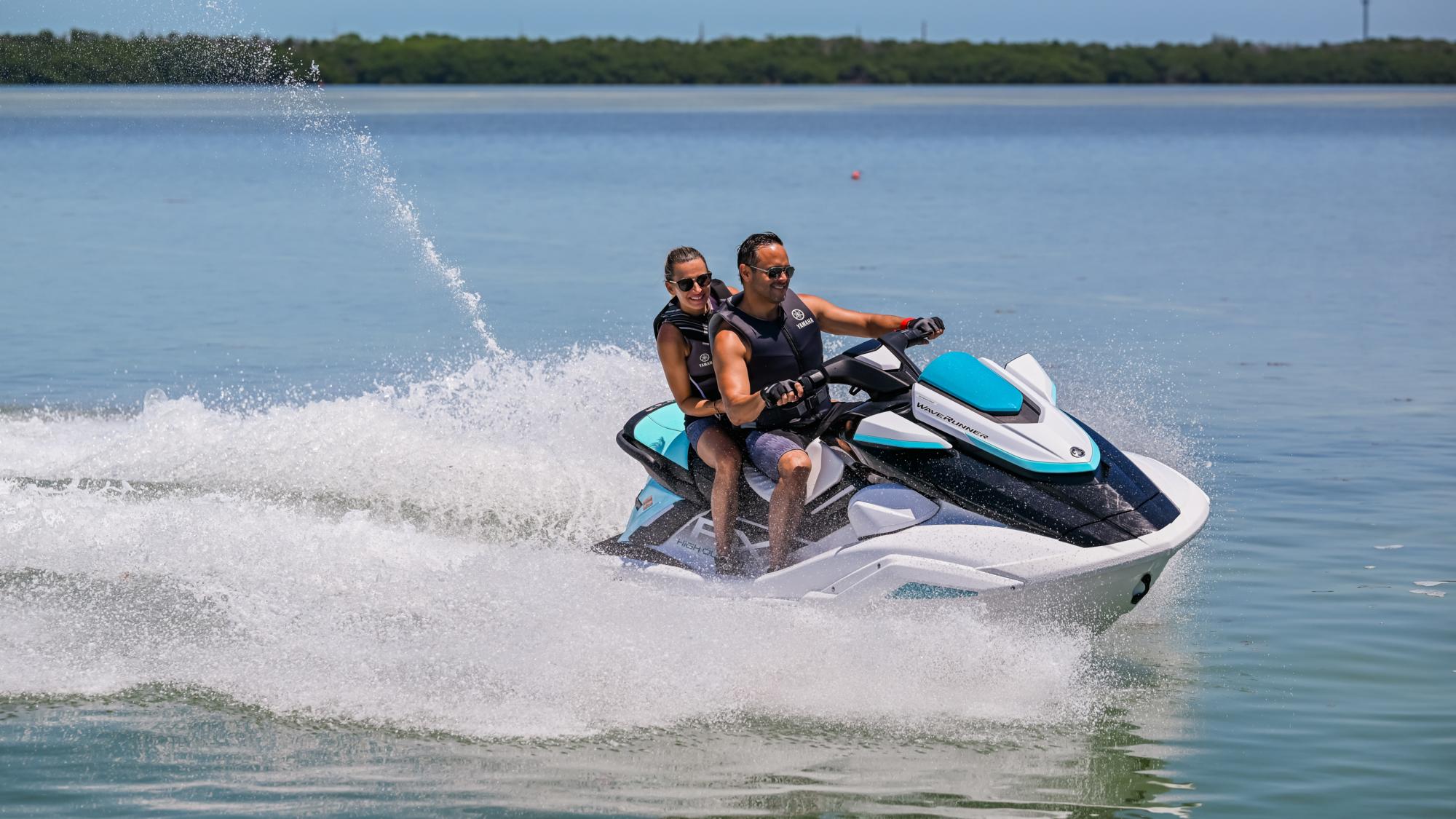 Представят емблематична морска гама на YAMAHA в нов шоурум в Бургас 4 2024 Yamaha FX HO EU Pure White Solid Action 004 03