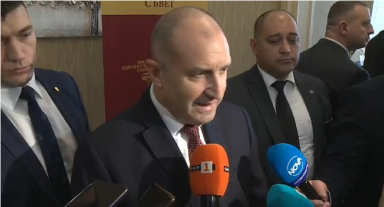 Радев за случая с Нотариуса: Да оказваме натиск, за да бъдат разкрити всички зависимости 1 image