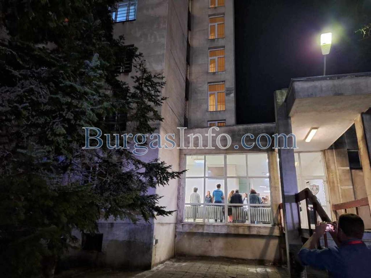 Извънредно! Пожар избухна в Психото в Бургас, евакуират пациентите и персонала 1 image