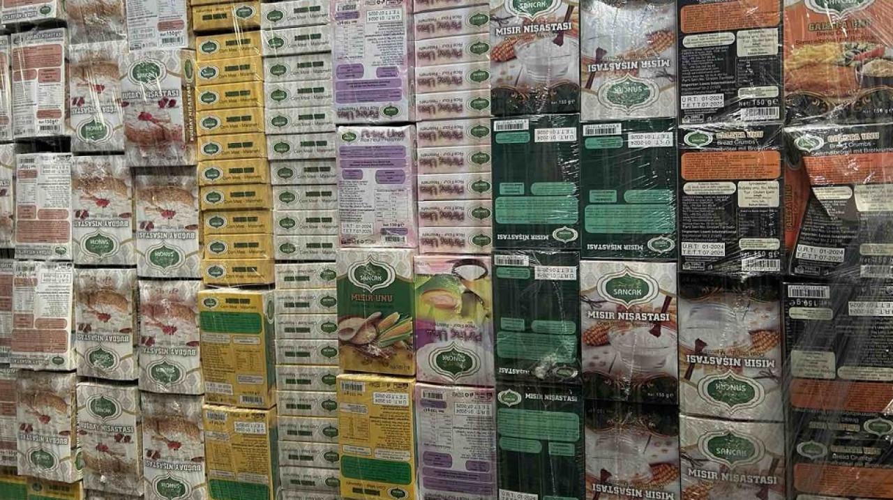 В камион с мебели: Огромно количество контрабанден чай задържаха митничари от Лесово 1 image