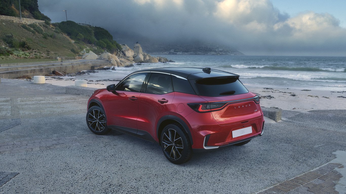 Новият Lexus LBX беше отличен с две престижни награди на Острова 1 Lexus LBX