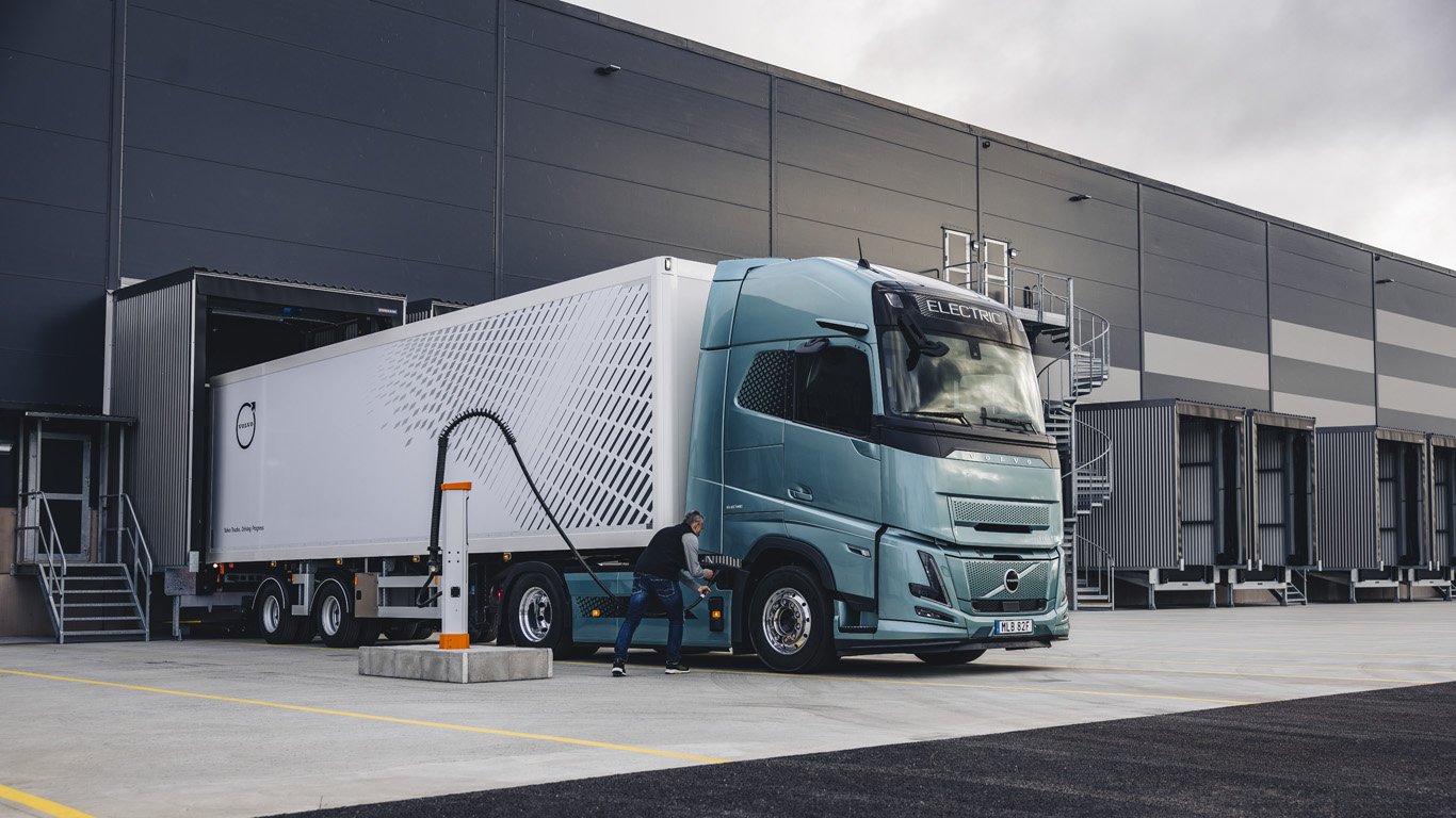 Volvo FH Aero ще може да се движи с дизел, електричество или биогориво 2 orig.jpg65bbd52f6b117