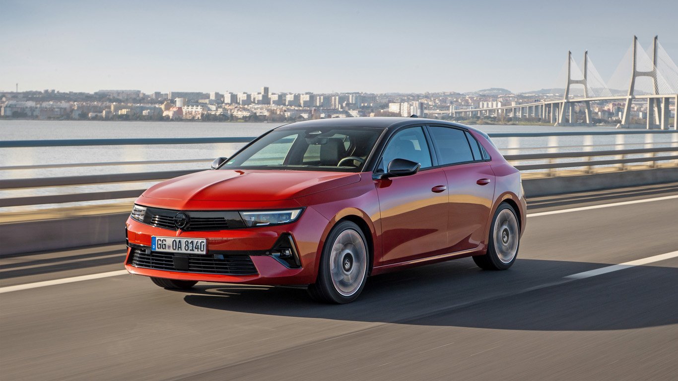Opel отчете 15% ръст на глобалните продажби през 2023 година 1 Opel Astra